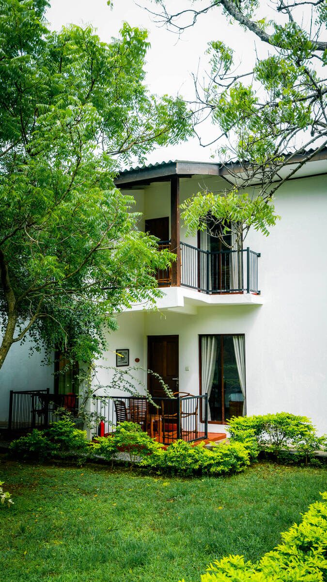 Arana's garden building
